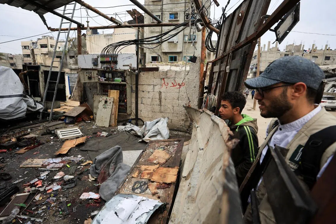 Israeli strikes kill five in Gaza, Hamas clashes with Israeli-backed militia