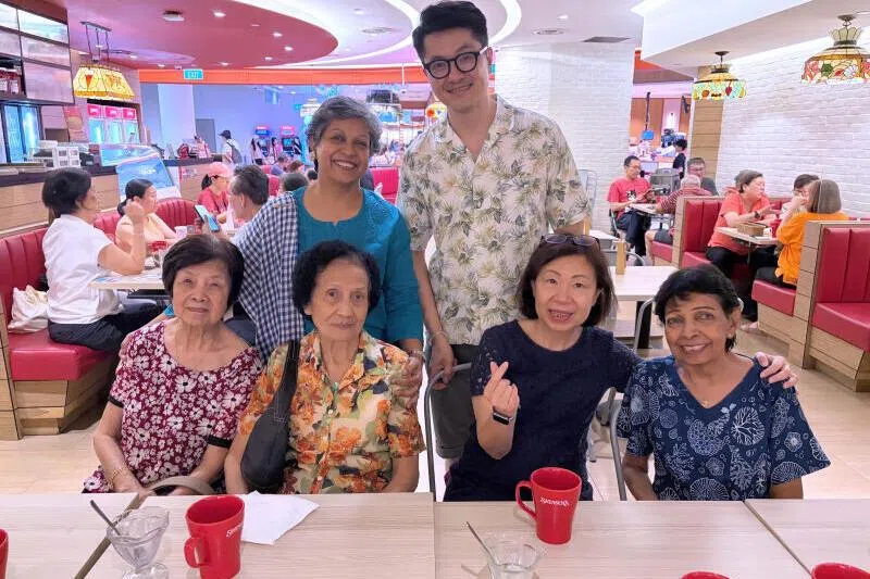 Picture of neighbour’s reunion taken on March 1 at Swensen’s Cafe, AMK Hub. Back row: The author Paul Tan with Audrey Perera. Front row from left: the author’s mother, his aunt, cousin Angeline and Anne Perera.