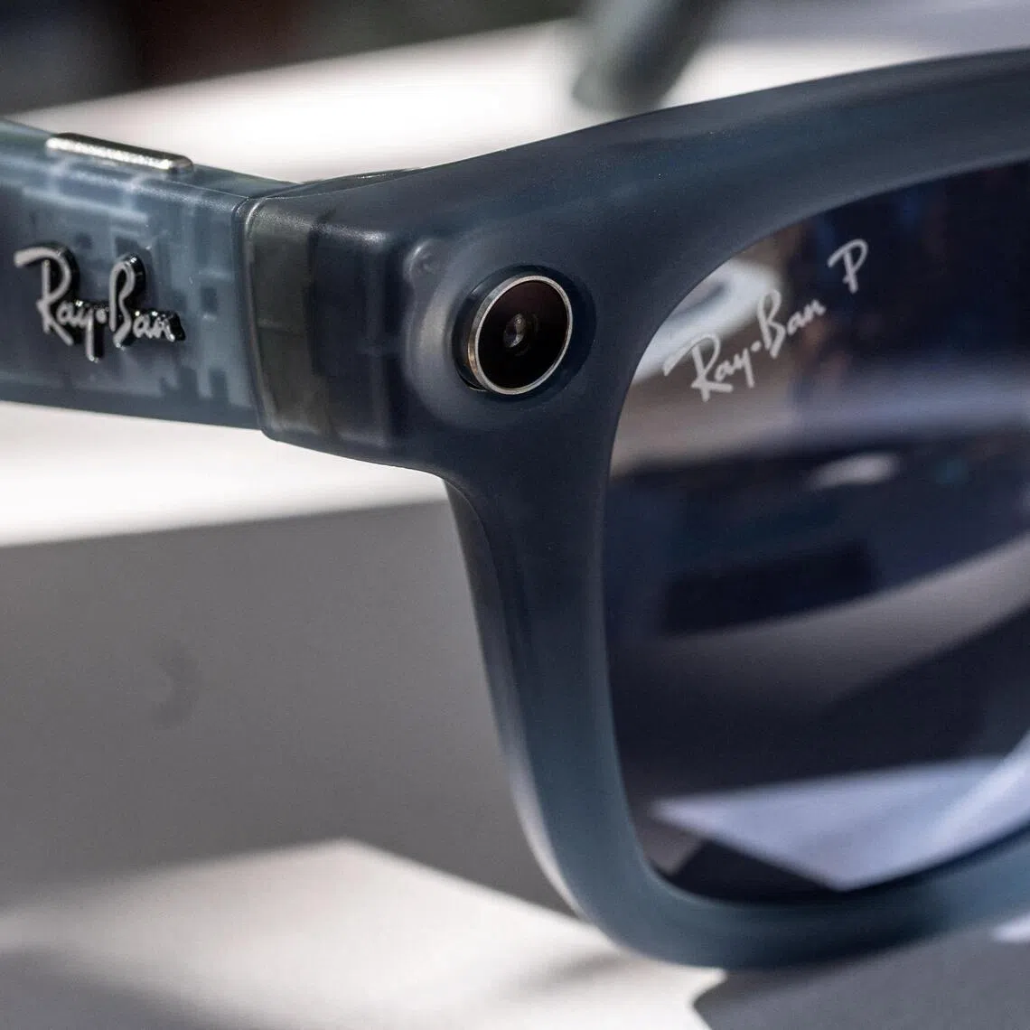 Smart glasses allow the wearer to shoot photos and videos, among other things. “The potential for abuse is enormous,” said a Norwegian official.