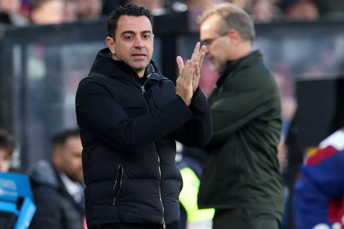 Soccer Football - LaLiga - Rayo Vallecano v FC Barcelona - Campo de Futbol de Vallecas, Madrid, Spain - November 25, 2023  FC Barcelona coach Xavi REUTERS/Isabel Infantes/File photo