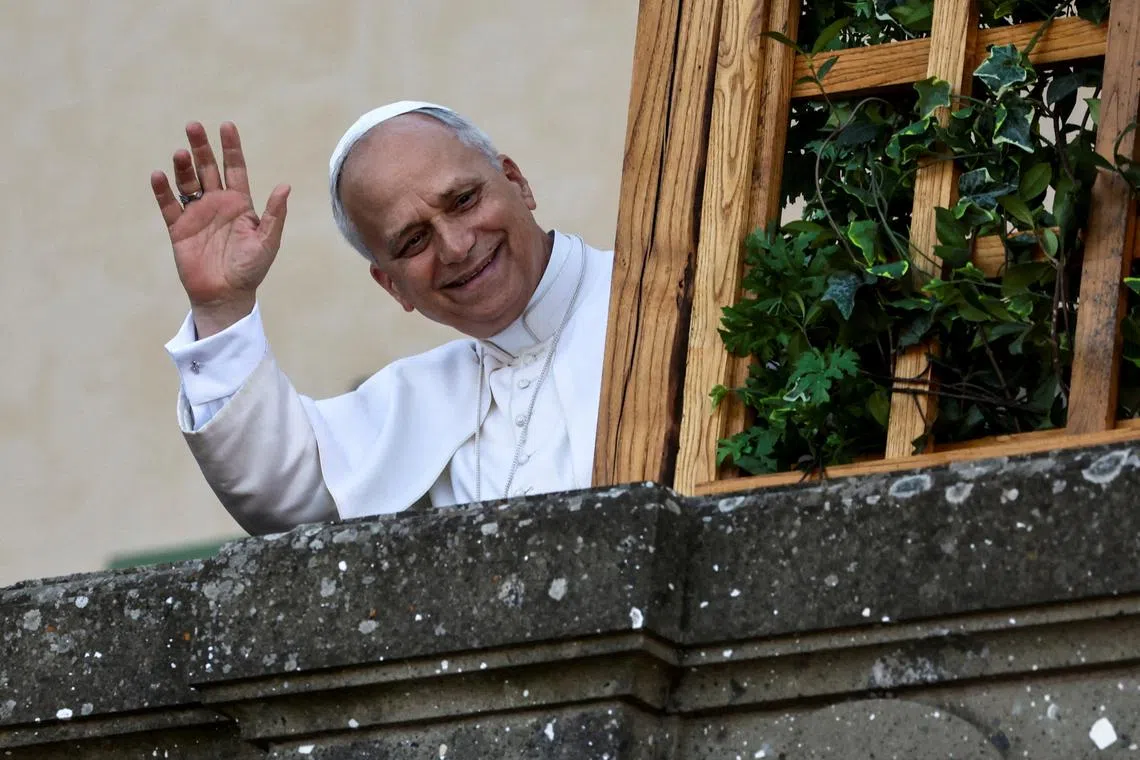 FILE PHOTO: Pope Leo XIV waves as he arrives at Castel Gandolfo, a hill town on the shores of Lake Albano, where he will be spending two weeks of vacation, in Castel Gandolfo, Italy, July 6, 2025. REUTERS/Vincenzo Livieri/File Photo