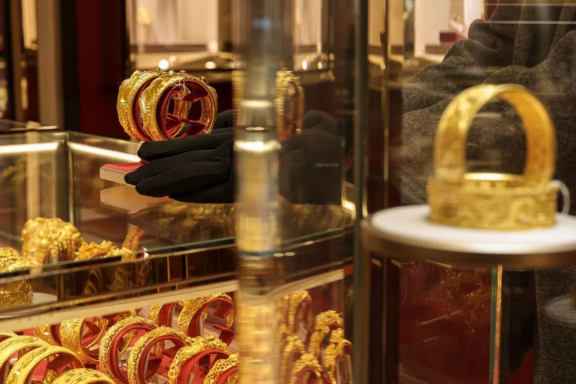 Long tied to a traditional wedding trio of necklace, earrings and a ring, the domestic gold jewellery industry once focused on price wars over weight instead of design. 