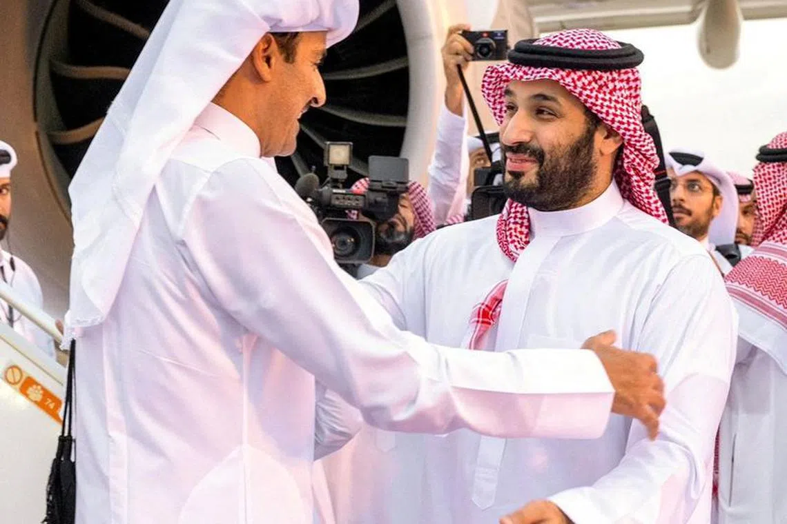 Saudi Crown Prince Mohammed bin Salman receives Qatar's Emir Sheikh Tamim bin Hamad al-Thani upon his arrival in Riyadh, Saudi Arabia, November 10, 2023. Saudi Press Agency/Handout via REUTERS