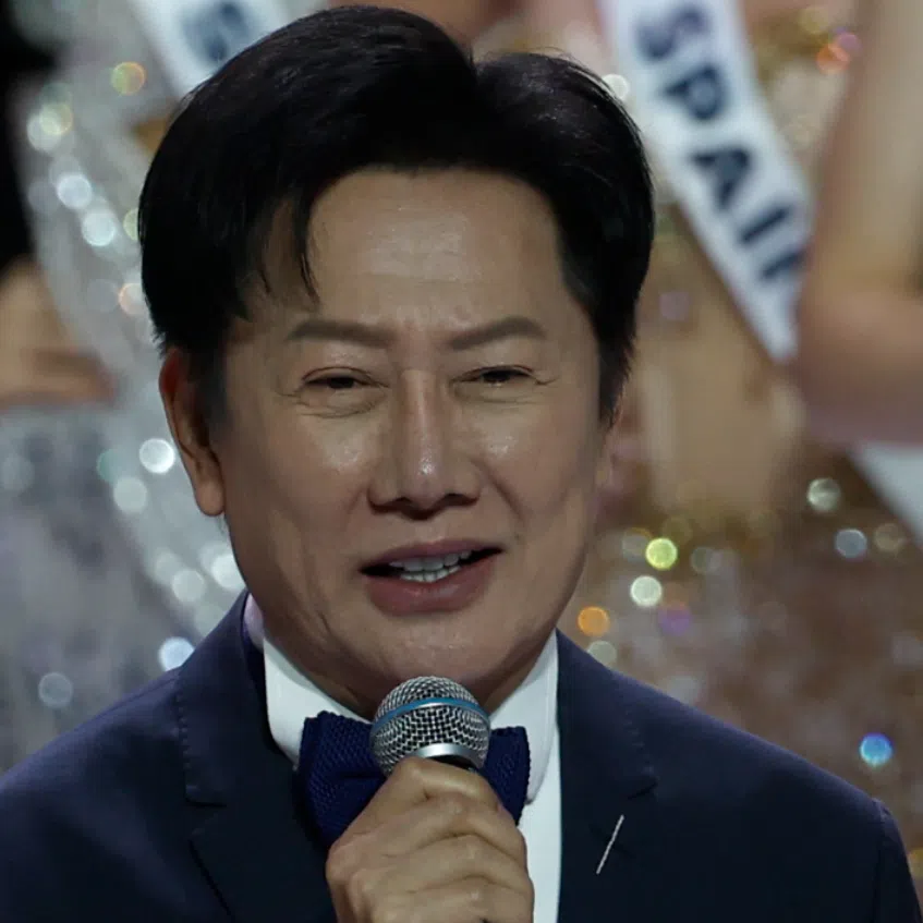 Miss Universe 1996 Alicia Machado mocked Asian features as she criticised Thai mogul Nawat Itsaragrisil.