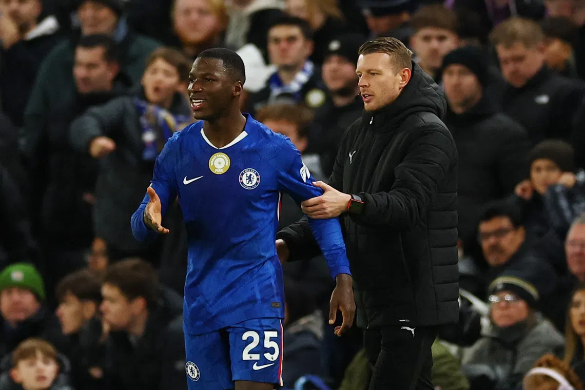 Soccer Football - Premier League - Chelsea v Arsenal - Stamford Bridge, London, Britain - November 30, 2025 Chelsea's Moises Caicedo reacts after being shown a red card Action Images via Reuters/Matthew Childs