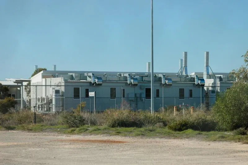 Australia to quarantine 6 people from hantavirus ship
