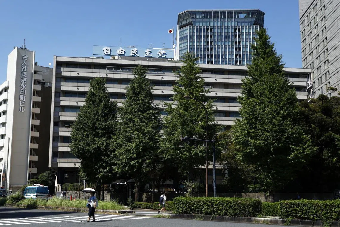 The LDP is considering holding a full-scale leadership election with the participation of over 100,000 rank-and-file party members from across the nation on Oct 4, according to media reports.