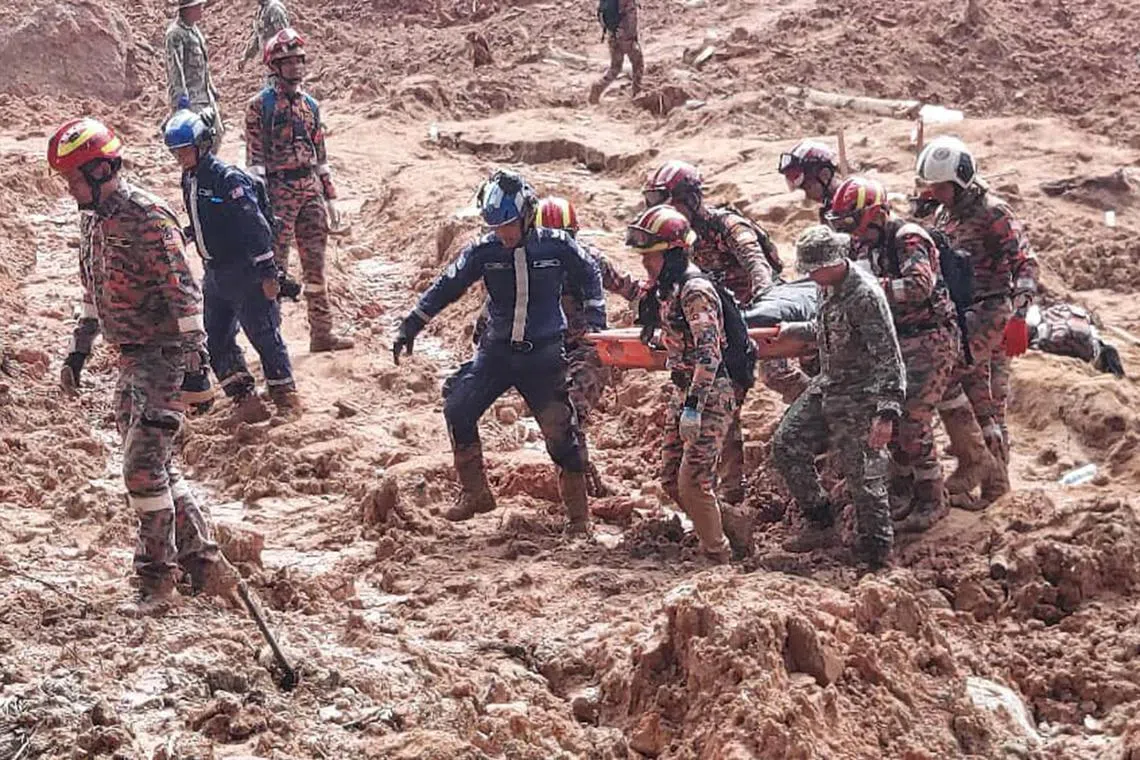 SAR officers have found 4 more bodies buried in the Father’s Organic Farm landslide, on Dec 22, 2022.