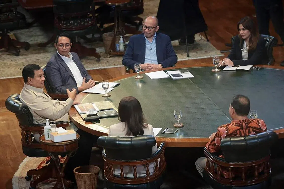 wyprabowo - Indonesian President Prabowo (left in light brown) holds a 6 1/2 hour discussion on March 17 on his policy agenda with experts and senior journalists in his private residence in Hambalang, West Java. 

PHOTO CREDIT: @PRESIDENREPUBLIKINDONESIA/ INSTAGRAM