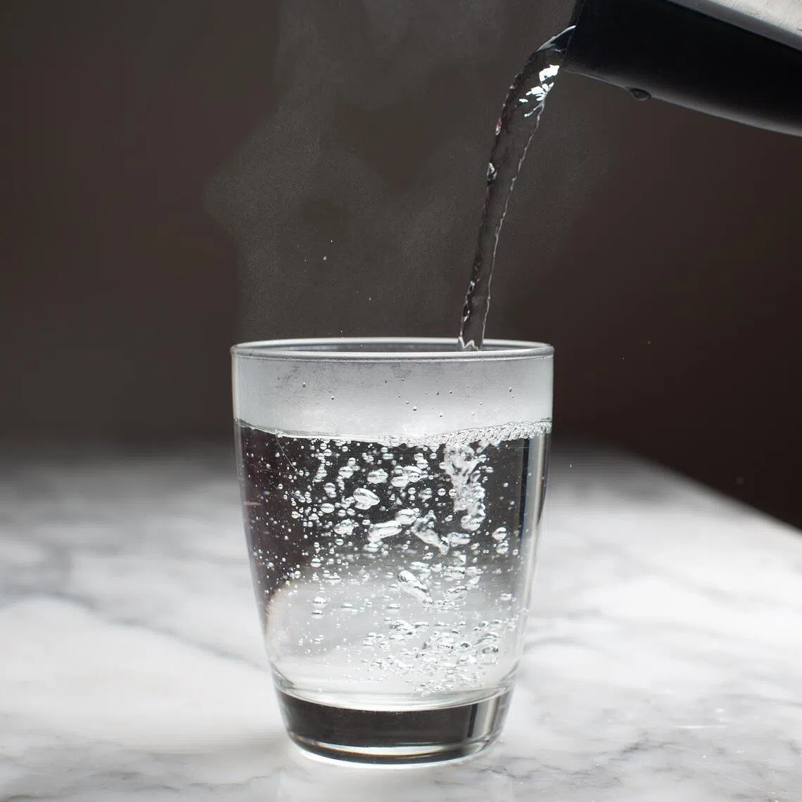 Some say hot or warm water improves the skin, helps with weight loss and even “detoxifies” the body.