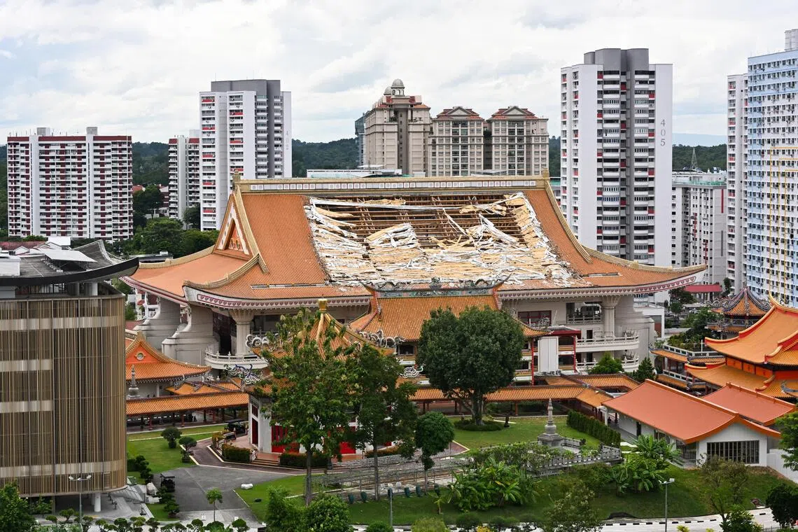 ST20251127-202521400633-Lim Yaohui-Ann Chen-acmonastery27/

Sections of the roof tiles and the supporting roof frame fell  from the four-storey Venerable Hong Choon Memorial Hall taken on Nov 27, 2025. 

Two buildings at the Kong Meng San Phor Kark See Monastery have been closed off from public access after sections of the roof tiles and supporting roof frame of one of the buildings fell off on Nov 26.

The Singapore Civil Defence Force (SCDF) said it was alerted to the incident at about 8.25pm.

(ST PHOTO: LIM YAOHUI)
