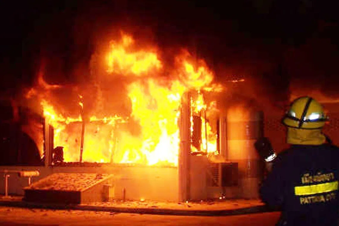 A massive fire broke out at Bangkok’s Santika Club in the early hours of New Year’s Day in 2009, suspected to have been ignited by fireworks set off by patrons.