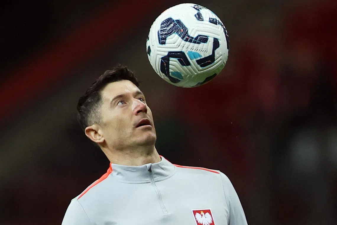 FILE PHOTO: Soccer Football - World Cup - European Qualifiers - Group G - Poland v Malta - Stadion Narodowy, Warsaw, Poland - March 24, 2025 Poland's Robert Lewandowski during the warm up before the match REUTERS/Kacper Pempel/File photo