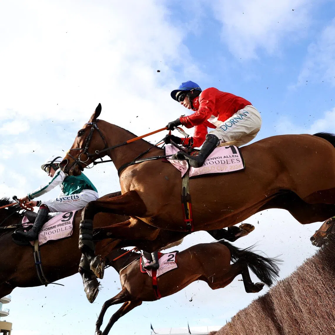 Horse Racing - Cheltenham Festival - Cheltenham Racecourse, Cheltenham, Britain - March 13, 2026  Envoi Allen ridden by Darragh O'Keeffe in action during the 16:00 Boodles Cheltenham Gold Cup Chase Action Images via Reuters/Paul Childs
