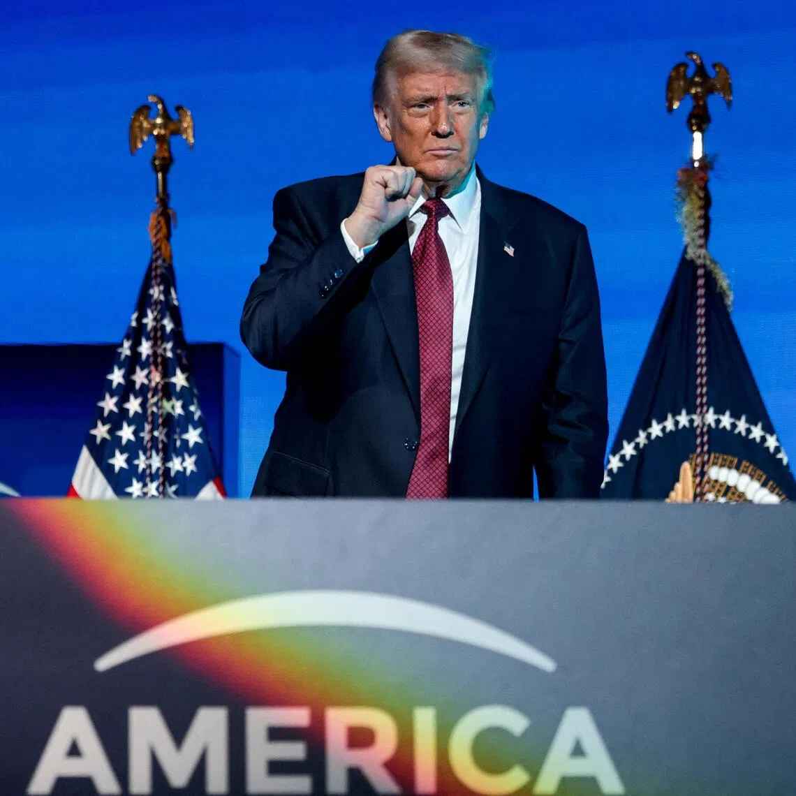 US President Donald Trump is trying to keep Congress in Republican hands