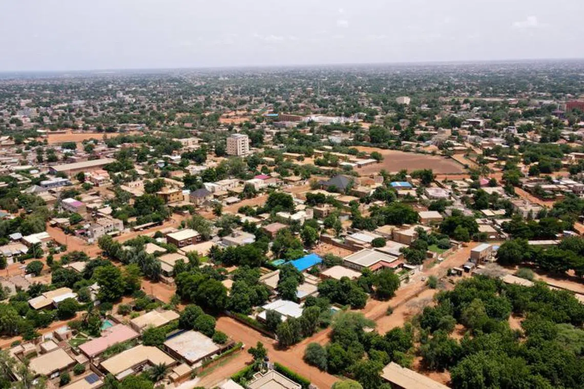 FILE PHOTO: An aerial view of the streets in the capital Niamey, Niger July 28, 2023. REUTERS/Souleymane Ag Anara/File Photo