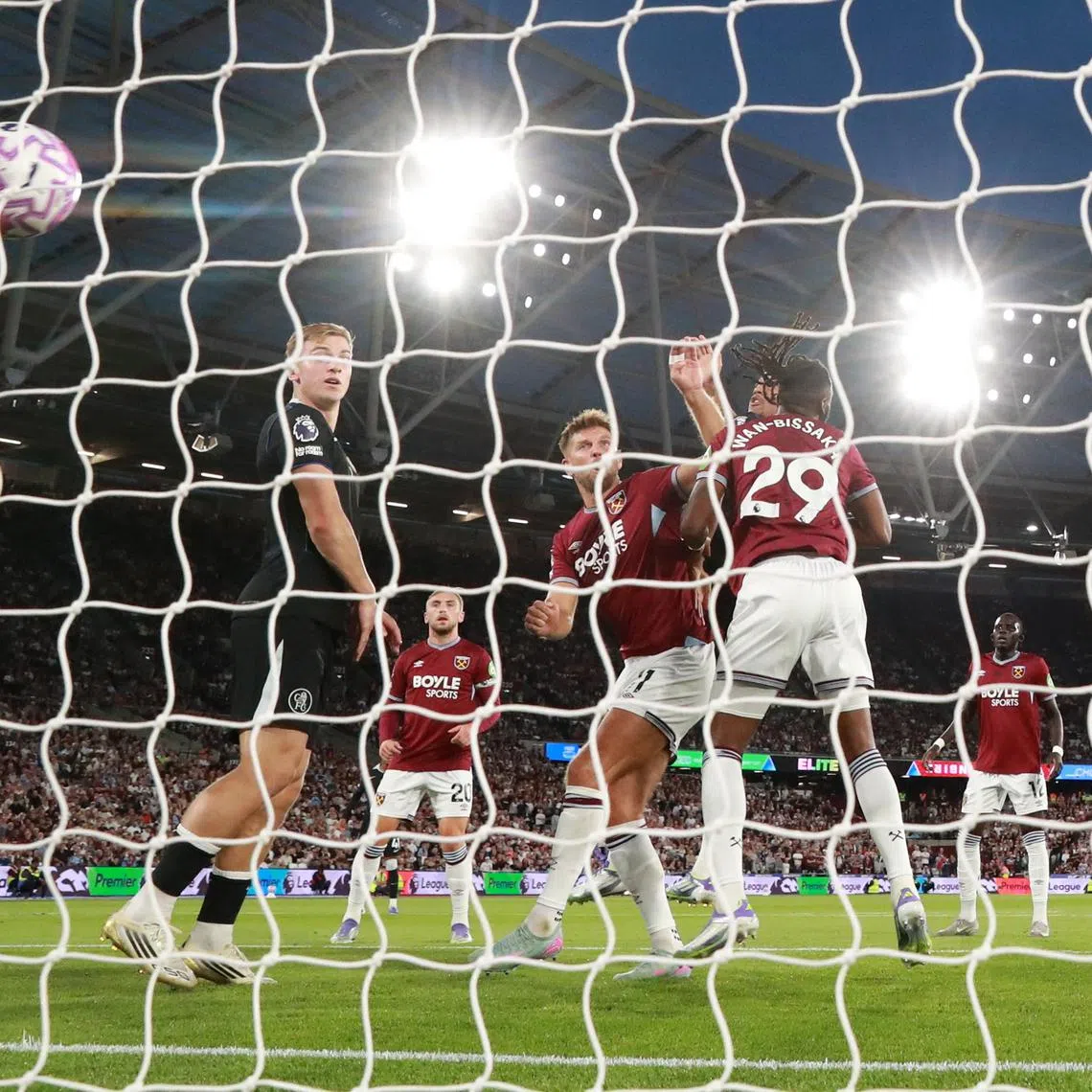 Soccer Football - Premier League - West Ham United v Chelsea - London Stadium, London, Britain - August 22, 2025  Chelsea's Joao Pedro scores their first goal Action Images via Reuters/Peter Cziborra