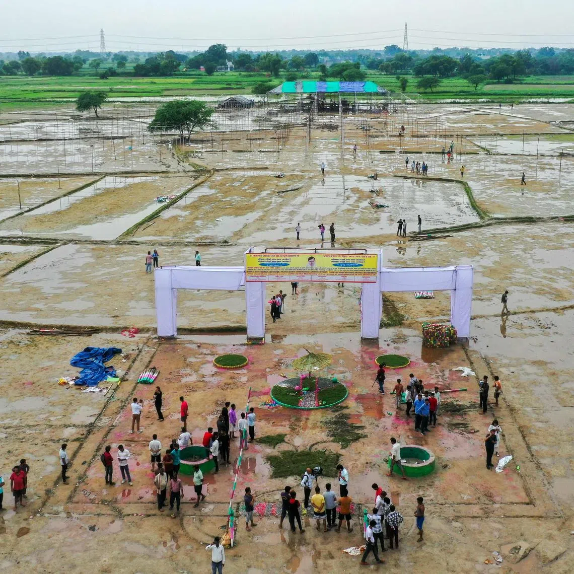 While organisers had permission from local authorities to accommodate 80,000 people for an hour-long prayer meeting on July 2 with self-styled Hindu preacher Bhole Baba, about 250,000 devotees turned up at the venue.