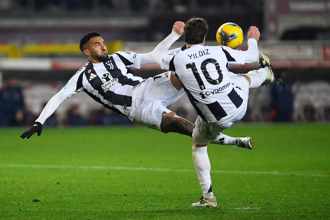 FILE PHOTO: Soccer Football - Serie A - Torino v Juventus - Stadio Olimpico Grande Torino, Turin, Italy - January 11, 2025 Juventus' Kenan Yildiz and Juventus' Nicolas Gonzalez in action REUTERS/Massimo Pinca/File Photo