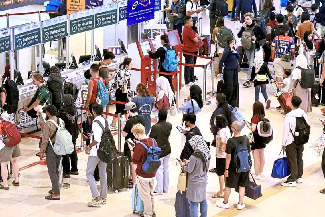 Long queues of travellers were seen at Terminal Bersepadu Selatan in Malaysia ahead of the Chinese New Year festivities.