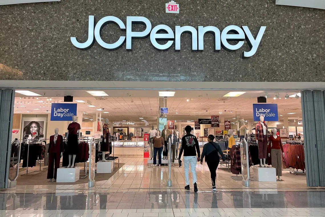 Personal consumption will shrink in early 2024, which would be the first quarterly decline since the onset of the pandemic, a survey said.