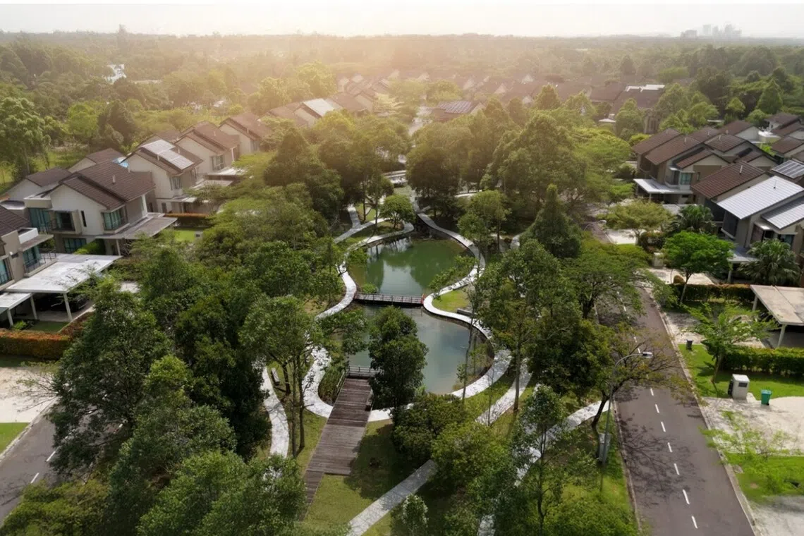 Located within a landscaped township with fruit orchards, mangrove forests and themed gardens, Residensi Bayou offers freehold landed homes designed for quiet living close to the city.