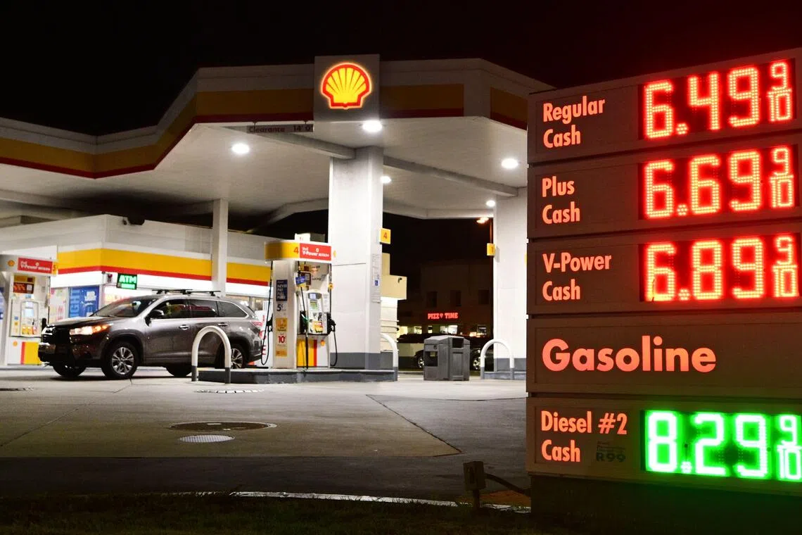 Shell and four other oil companies all surpassed third-quarter estimates, driven by an unprecedented fuel-supply crisis.