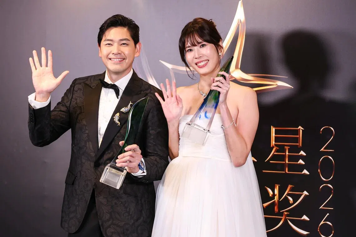 All-Time Favourite Artiste awardees Romeo Tan (left) and Carrie Wong (right).