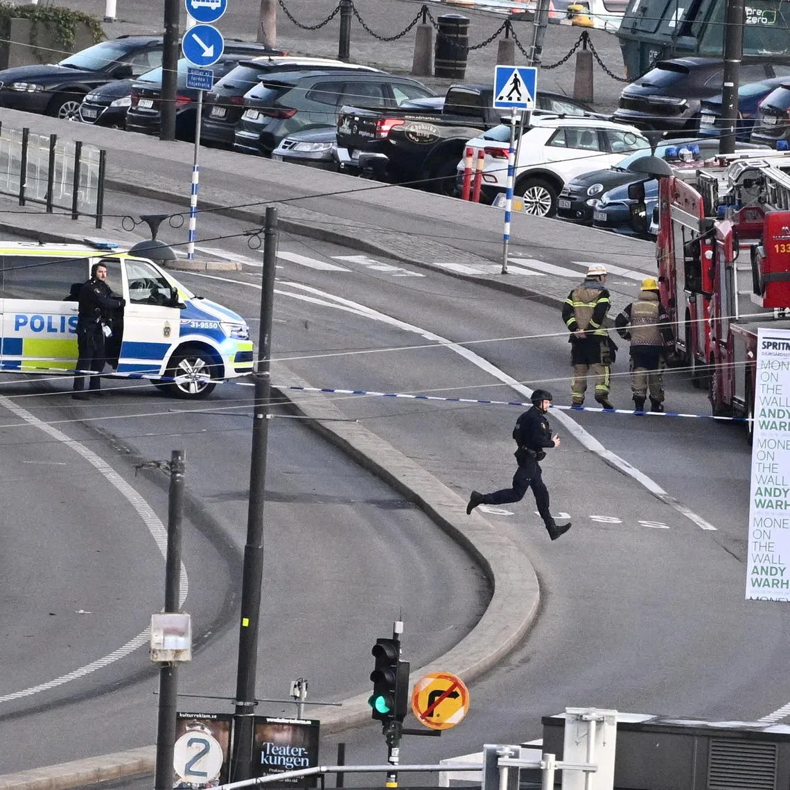 FILE PHOTO: Police bomb squad on site in the Old Town of Stockholm, Sweden, October 30, 2024, after reports of a hand grenade on the Skeppsbron bridge. TT News Agency/Claudio Bresciani/via REUTERS/File Photo