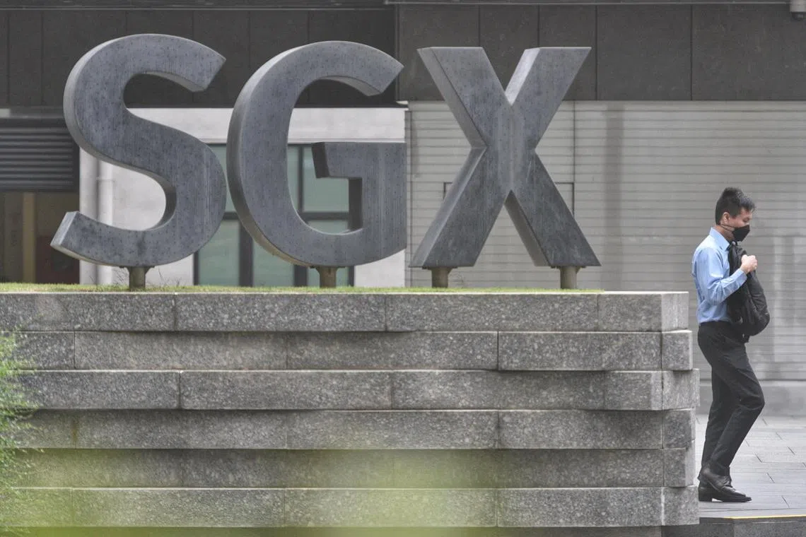 The STI fell to 3,280.82, following the mixed showing on Wall Street.