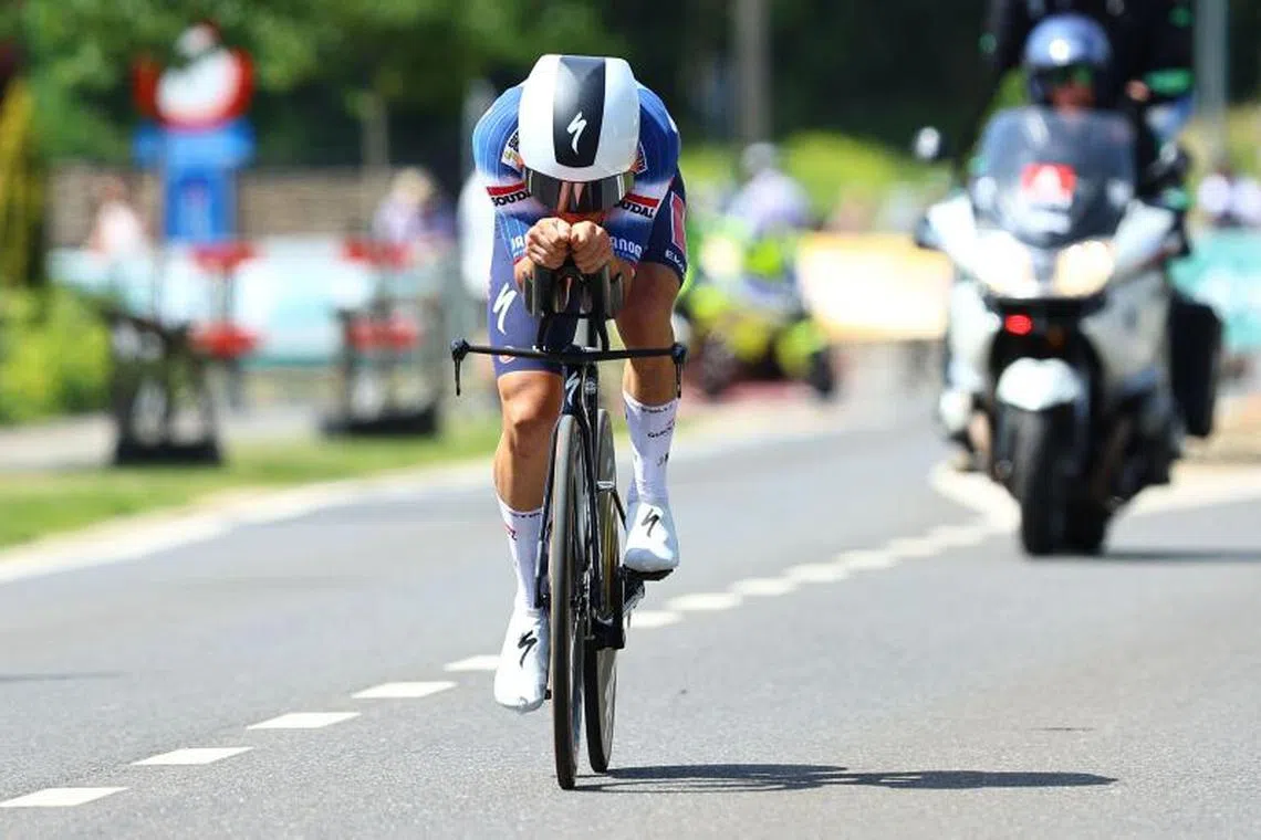 Soudal Quick-Step British rider Ethan Hayter, competes during the third stage of the Baloise Belgium Tour cycling race, a 9,7km individual time trial from Tessenderlo to Ham, on June 20, 2025. The Baloise Belgium Tour takes place from June 18 to 22. (Photo by DAVID PINTENS / Belga / AFP) / Belgium OUT