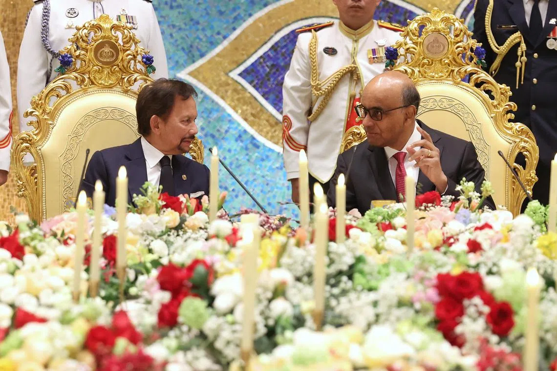 President Tharman Shanmugaratnam attending a State Banquet hosted by Brunei Sultan Hassanal Bolkiah at Istana Nurul Iman. 