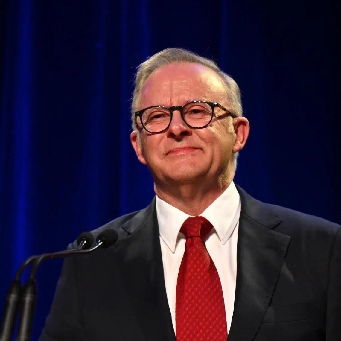 epa12071070 Australian Prime Minister Anthony Albanese speaks at the Labor Election Night function for the 2025 Federal Election at Canterbury-Hurlstone Park RSL Club on Election Day of the 2025 federal election in Sydney, Australia, 03 May 2025.  EPA-EFE/LUKAS COCH AUSTRALIA AND NEW ZEALAND OUT