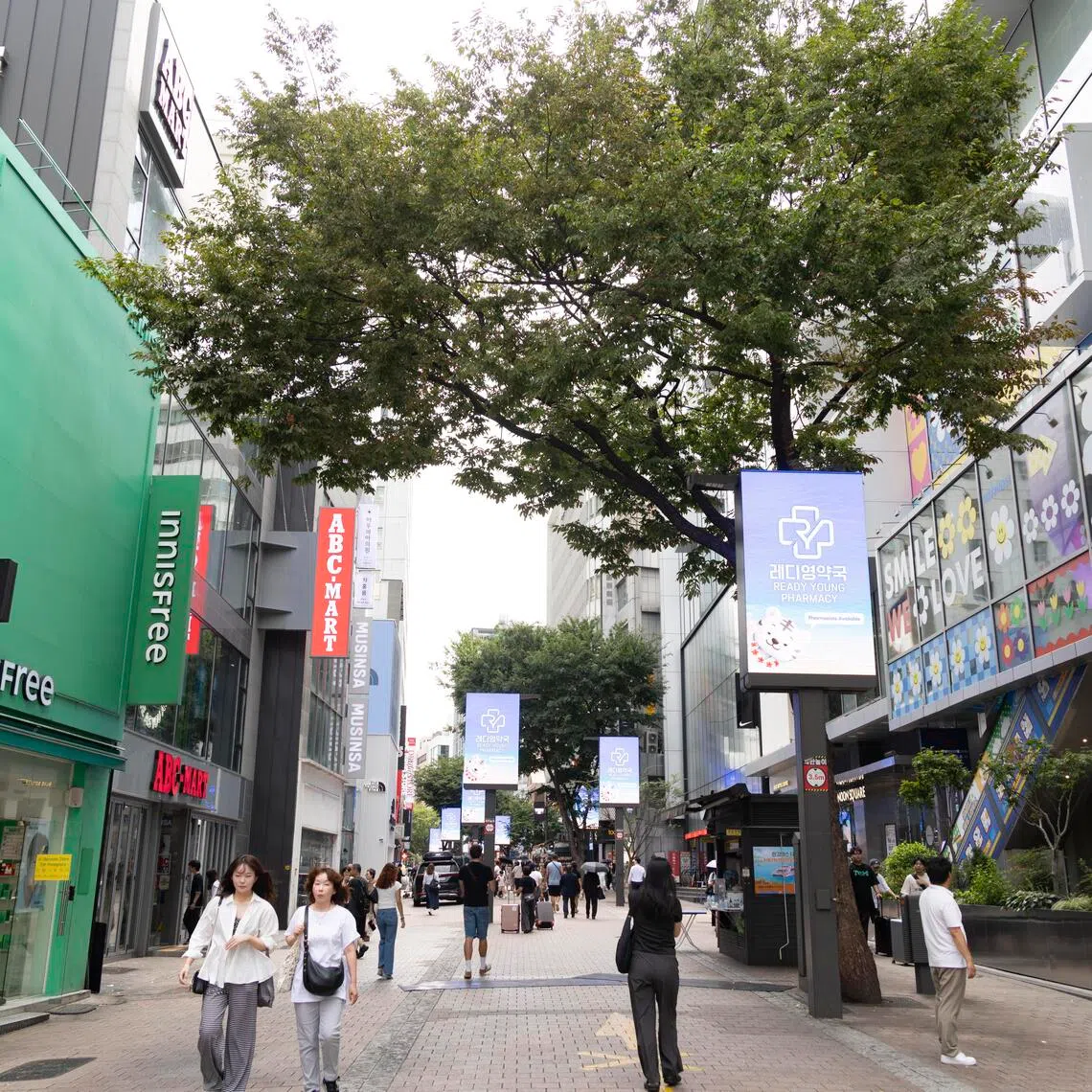 Major convenience store chains in South Korea have seen a rise in sales of Covid-19-related products over the past month.