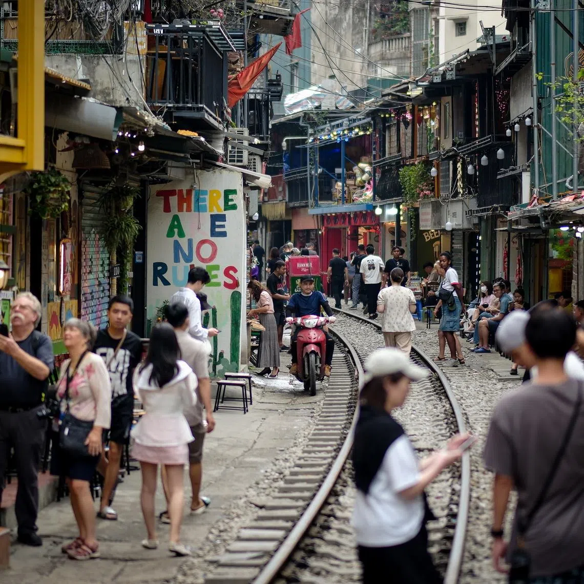 The programme aims to offer free medical consultations and screenings for at least 5,000 people, prioritising disadvantaged households, elderly residents and workers.