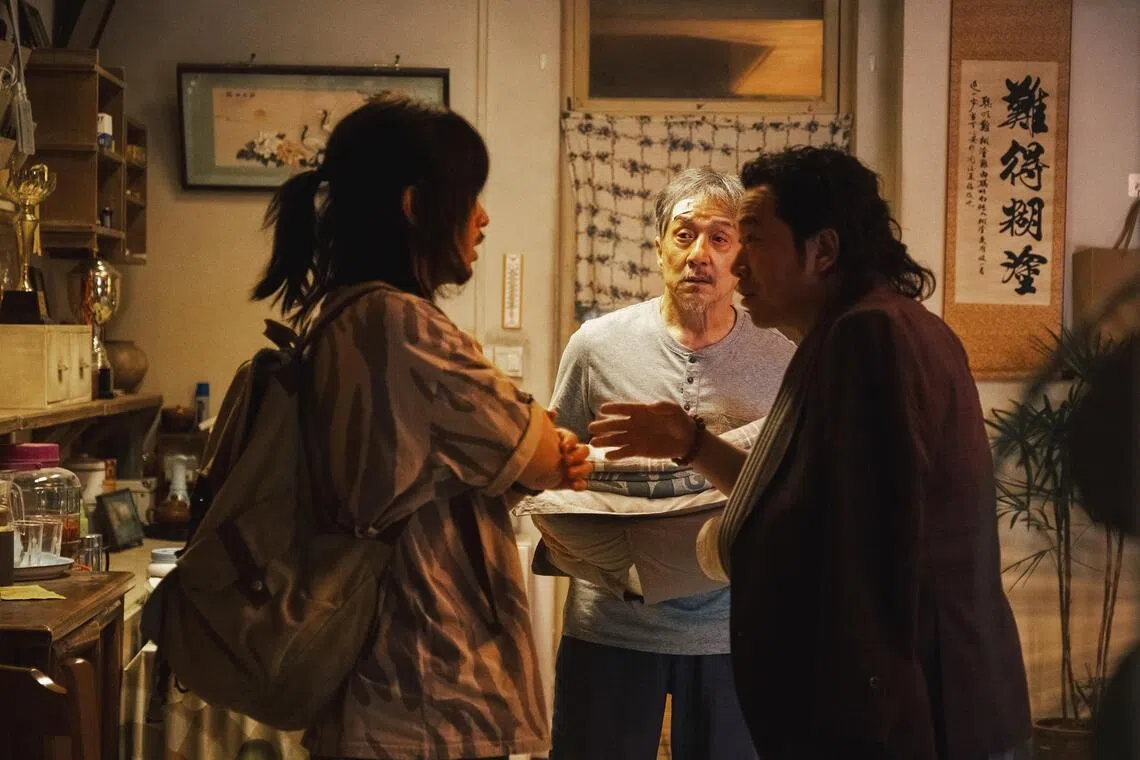 jomovie31a - From left: Peng Yuchang, Jackie Chan and Pan Binlong in Unexpected Family

SOURCE: SHAW ORGANISATION