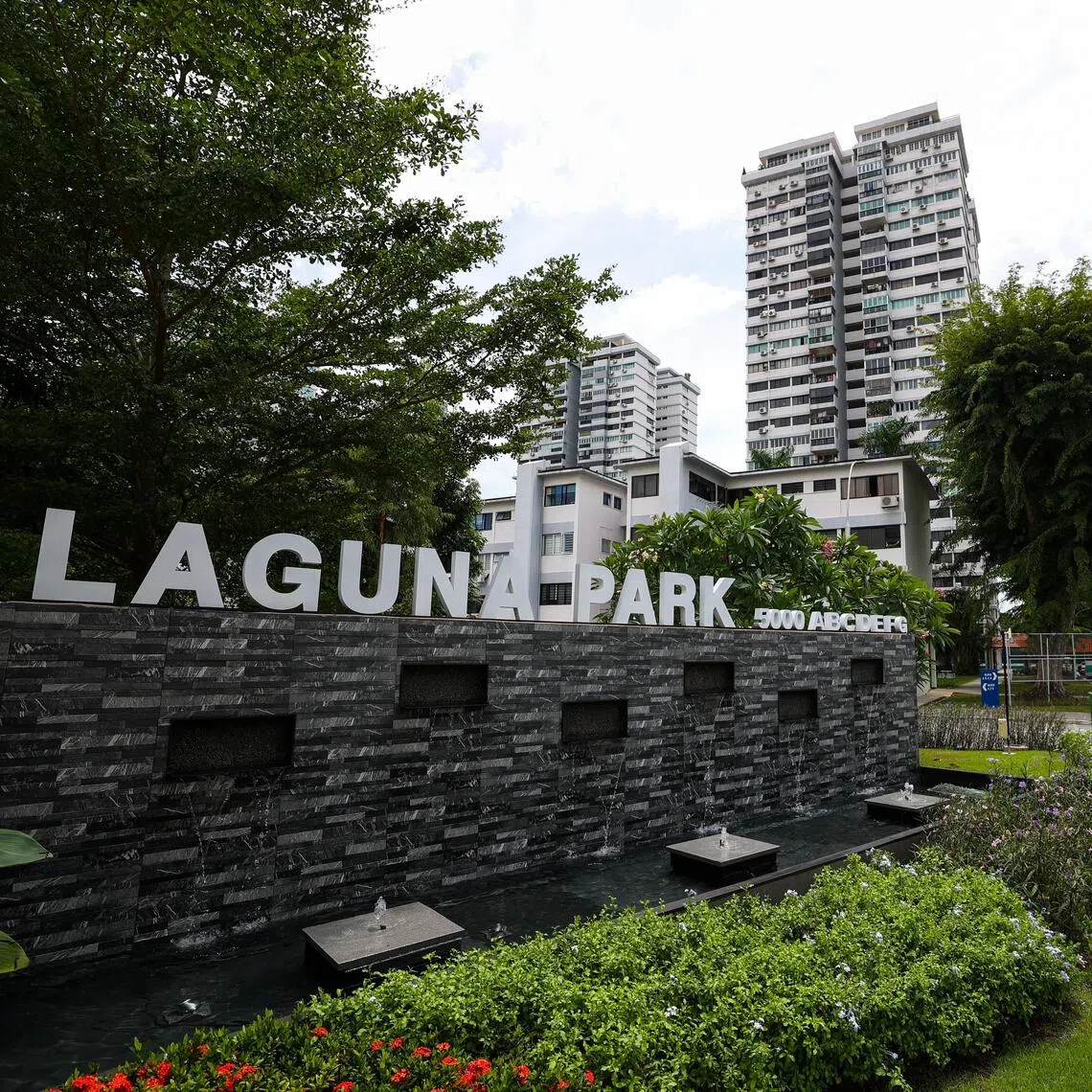 Former HUDC project Laguna Park faces rising maintenance costs due to its outdated electrical wiring and lifts, and numerous water seepage issues. In its fifth attempt at a collective sale, it collected less than a 50 per cent mandate.