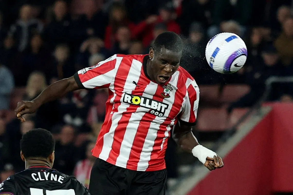 FILE PHOTO: Soccer Football - Premier League - Southampton v Crystal Palace - St Mary's Stadium, Southampton, Britain - April 2, 2025 Southampton's Paul Onuachu scores their first goal Action Images via Reuters/Paul Childs EDITORIAL USE ONLY. NO USE WITH UNAUTHORIZED AUDIO, VIDEO, DATA, FIXTURE LISTS, CLUB/LEAGUE LOGOS OR 'LIVE' SERVICES. ONLINE IN-MATCH USE LIMITED TO 120 IMAGES, NO VIDEO EMULATION. NO USE IN BETTING, GAMES OR SINGLE CLUB/LEAGUE/PLAYER PUBLICATIONS. PLEASE CONTACT YOUR ACCOUNT REPRESENTATIVE FOR FURTHER DETAILS../File Photo
