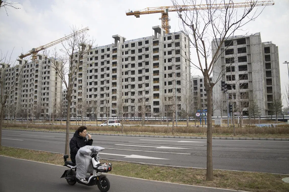 Fifteen cities in China have removed the lower limit for mortgage rates on first-home purchases.