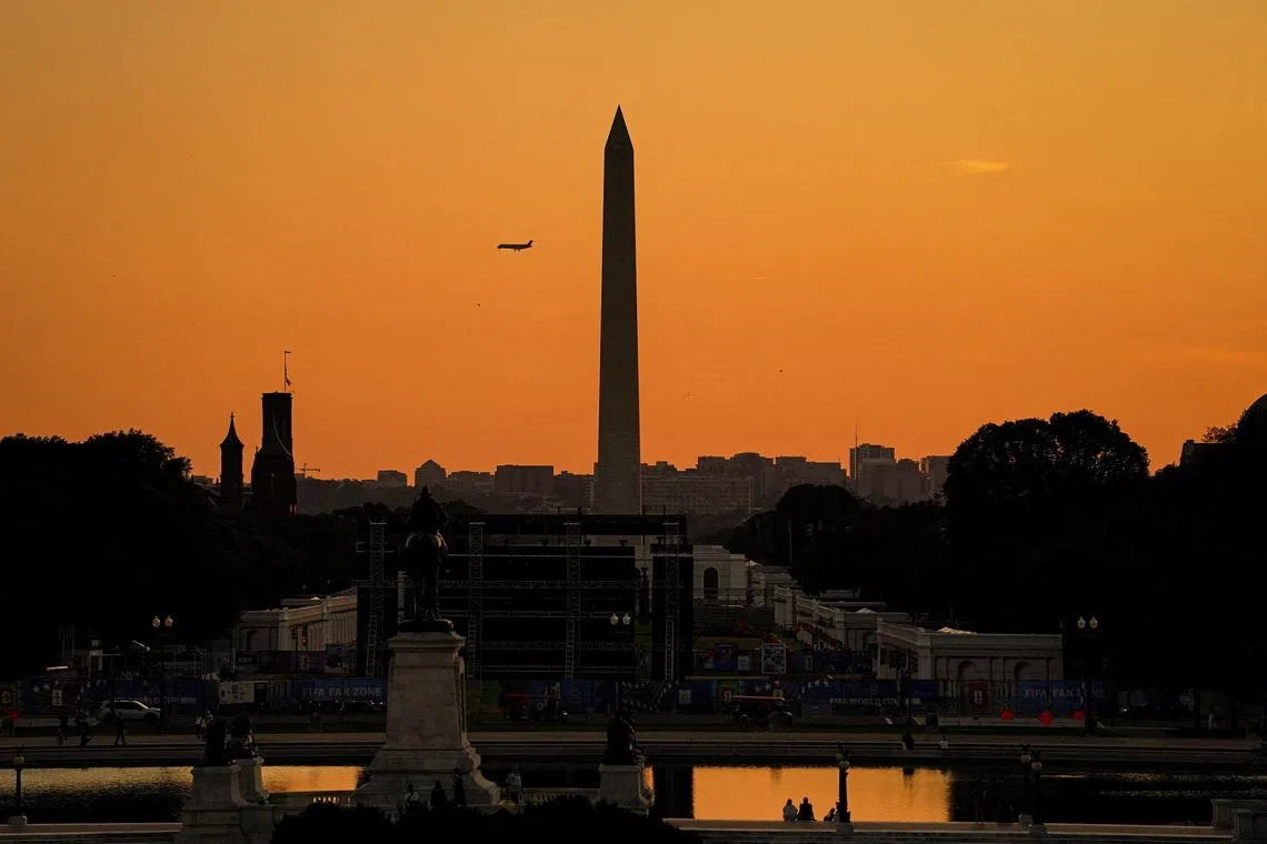The measure, fittingly named the Sunshine Protection Act, passed on a 308-117 vote.