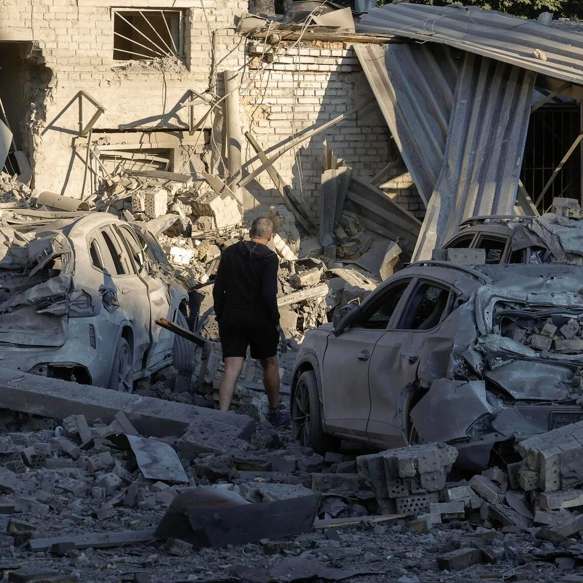 Russian airstrikes killed 17 people and injured more than 40 in the Ukrainian capital, Kyiv, and its surrounding region on Aug 20.