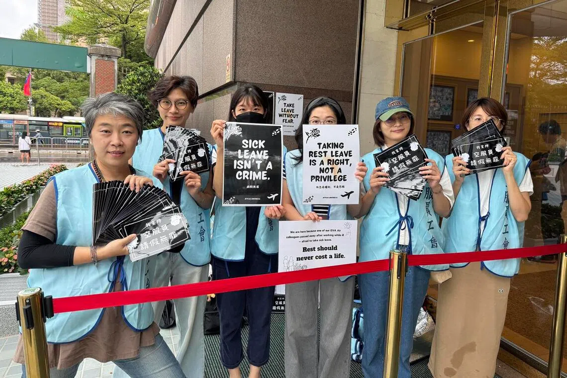 Members of the Taoyuan Flight Attendants Union 