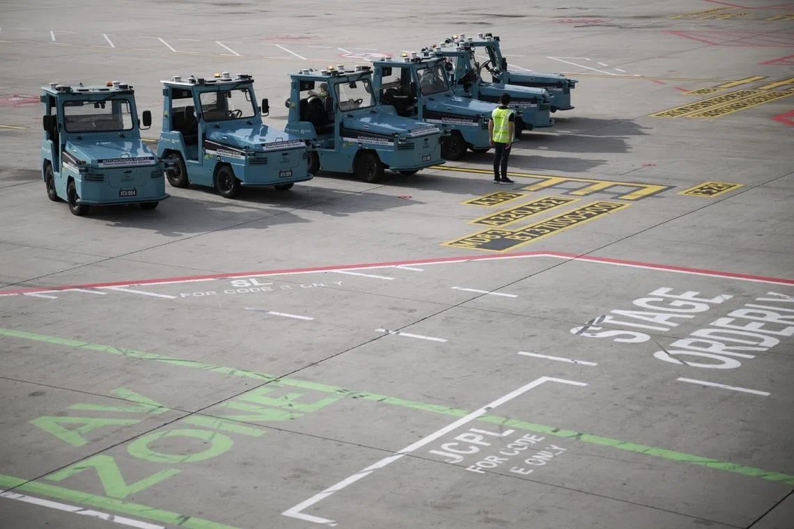 The tractors are capable of towing up to four containers of baggage that weigh up to 10 tonnes in total.