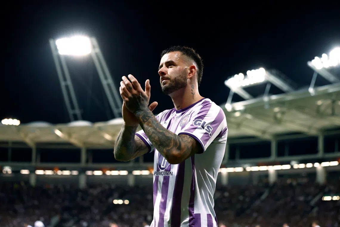 Soccer Football - Europa League - Group E - Toulouse v Liverpool - Stadium Municipal de Toulouse, Toulouse, France - November 9, 2023 Toulouse's Aron Donnum applauds the fans as he is substituted off REUTERS/Stephane Mahe