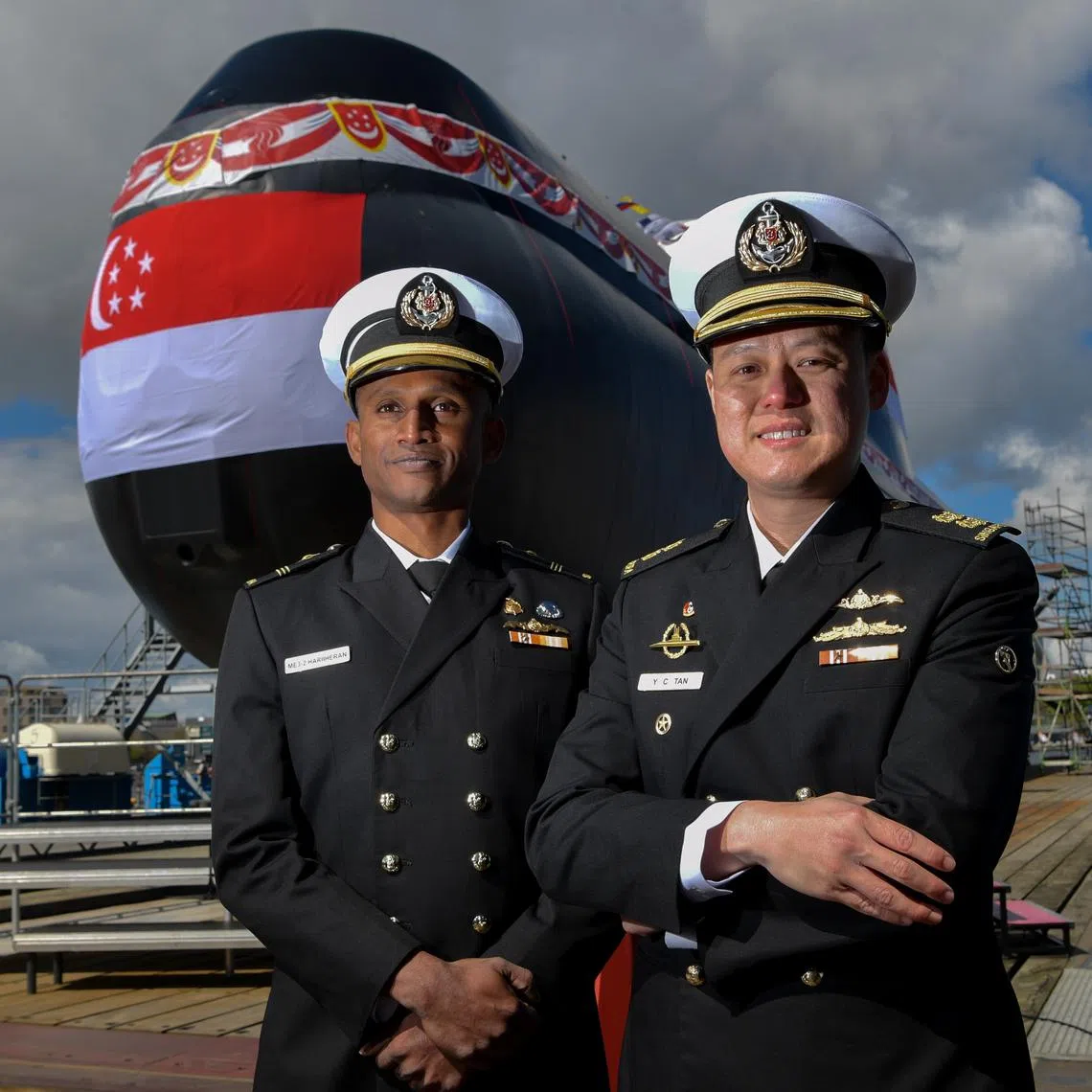 Military Expert 3 Hariiheran (left) and LTC Tan You Cai, Executive Officer (Designate) of Impeccable. 