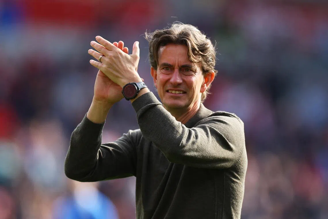 Soccer Football - Premier League - Brentford v Brighton & Hove Albion - GTech Community Stadium, London, Britain - April 19, 2025 Brentford manager Thomas Frank applauds fans after the match REUTERS/Toby Melville