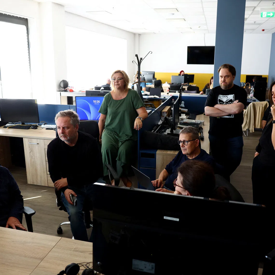 Editors and journalists prepare the relaunch of the Hungarian newspaper Nepszabadsag in the newsroom in Budapest, Hungary, October 6, 2026. REUTERS/Bernadett Szabo