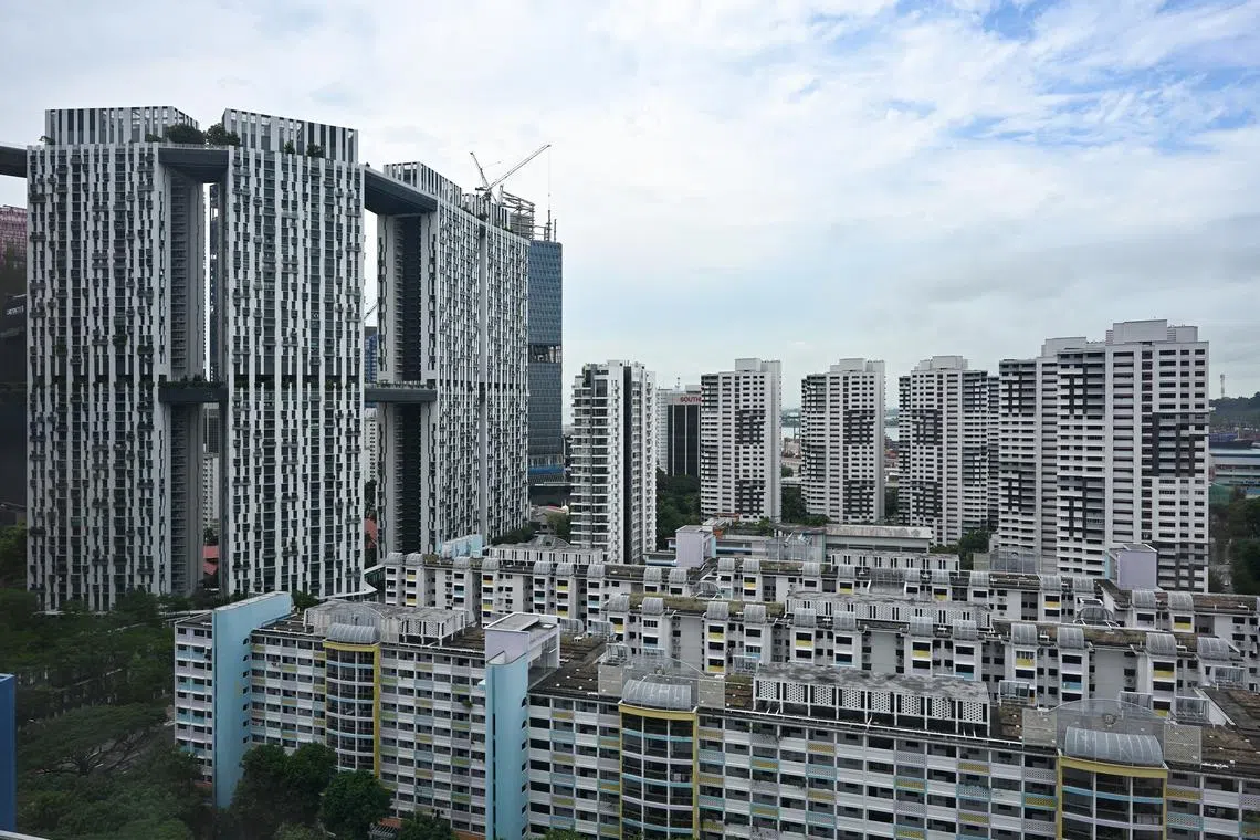 ST20240415-202461916722-Lim Yaohui-pixgeneric/ Generic photograph of Pinnacle@Duxton, HDB flats, and condominiums, as seen from Police Cantonment Complex, on Apr 15, 2024. Can be used for stories on budget, money, URA, property, land, housing, population, economy, and development. (ST PHOTO: LIM YAOHUI)