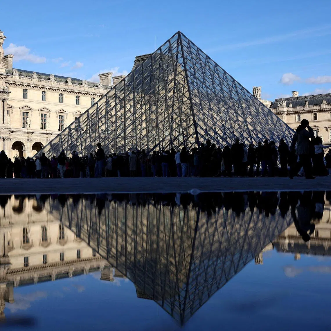 Security risks were highlighted in several reports commissioned by management of the Louvre.
