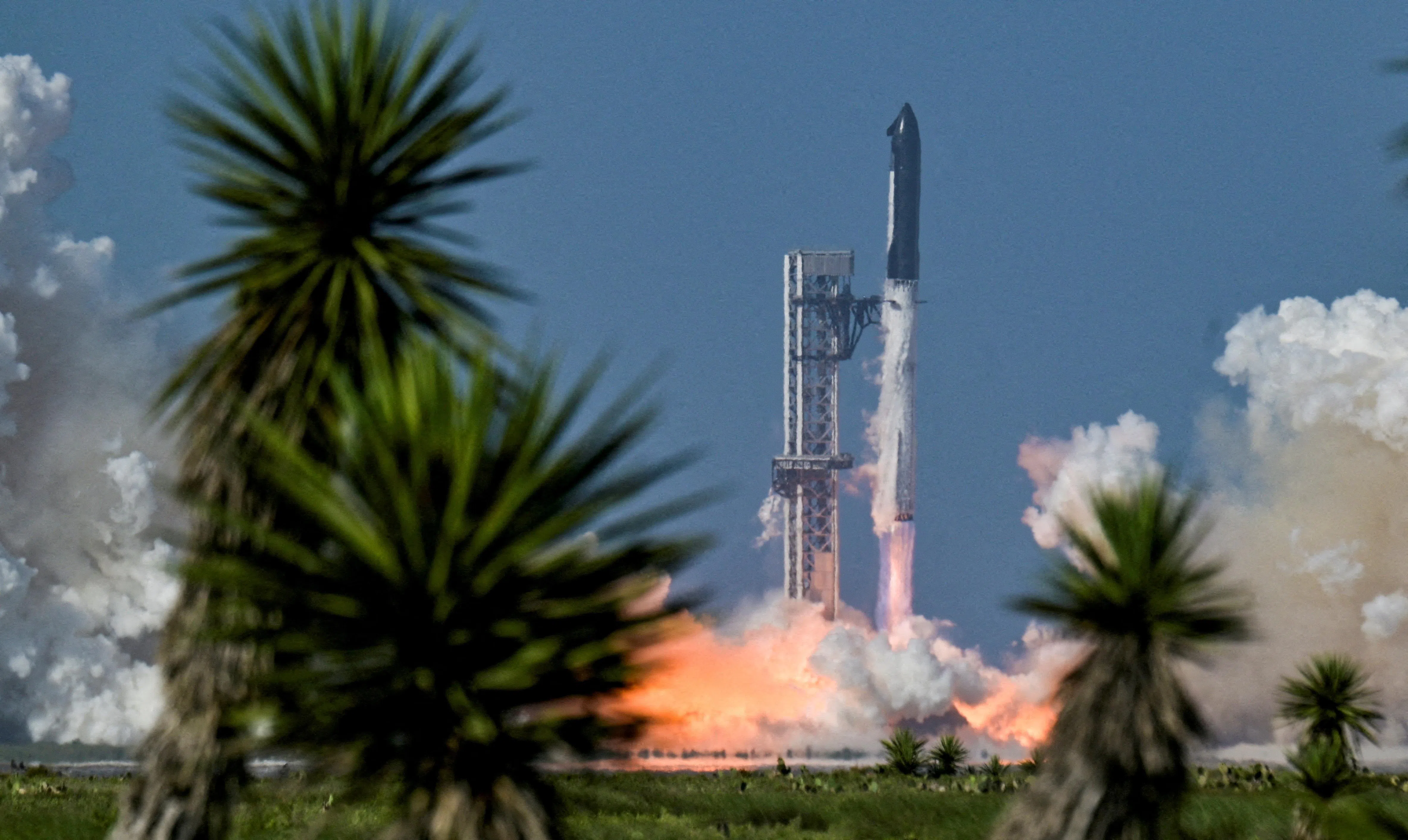 FILE PHOTO: The SpaceX Starship and Super Heavy v3 Booster lift off on its 13th test flight from the SpaceX launch complex in Starbase, Texas, U.S., July 24, 2026. REUTERS/Steve Nesius/File Photo
